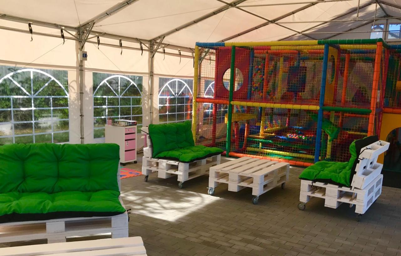 Domki I Apartamenty Caloroczne Koliber Wladyslawowo Luaran gambar