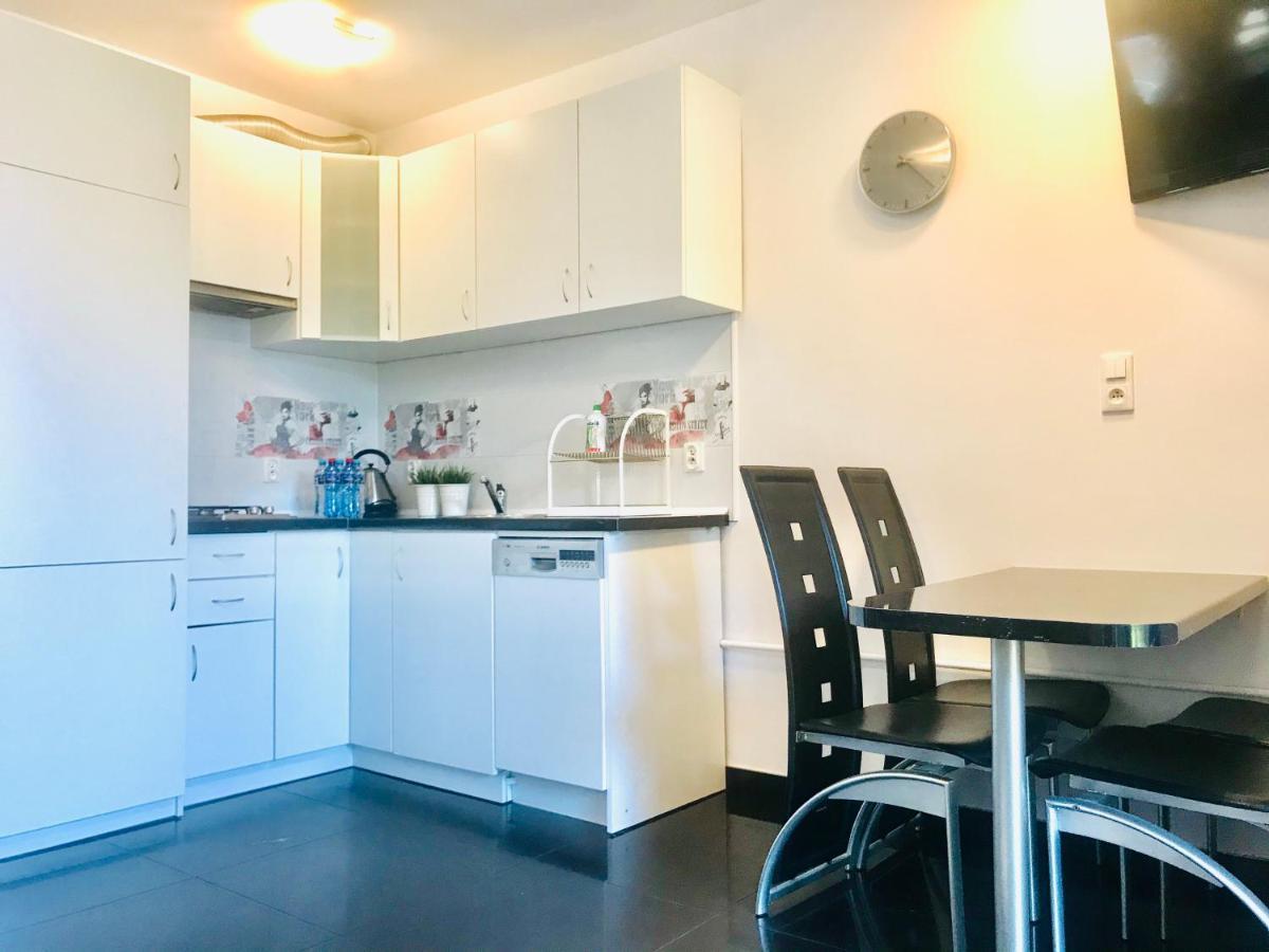 Domki I Apartamenty Caloroczne Koliber Wladyslawowo Luaran gambar