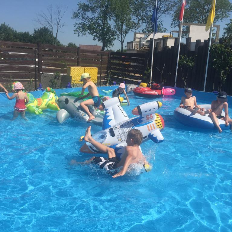 Domki I Apartamenty Caloroczne Koliber Wladyslawowo Luaran gambar